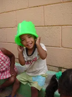Niño en la Guardería Parroquial El Almendro