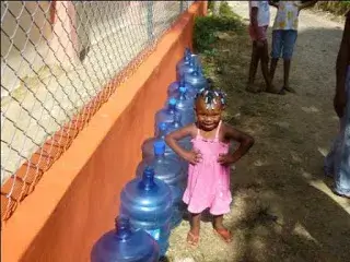 niña en el Club de Salud EL Almendro